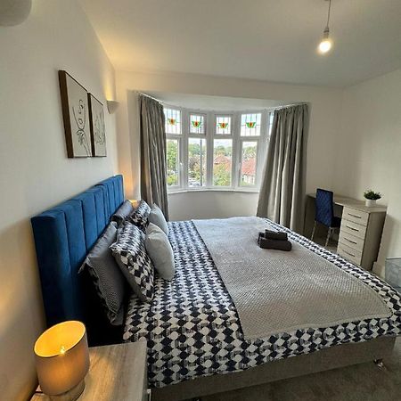 Smart Guest Rooms Fast Access To Central London Via Piccadilly Line New Southgate المظهر الخارجي الصورة
