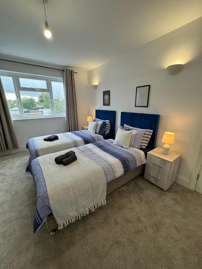 Smart Guest Rooms Fast Access To Central London Via Piccadilly Line New Southgate المظهر الخارجي الصورة
