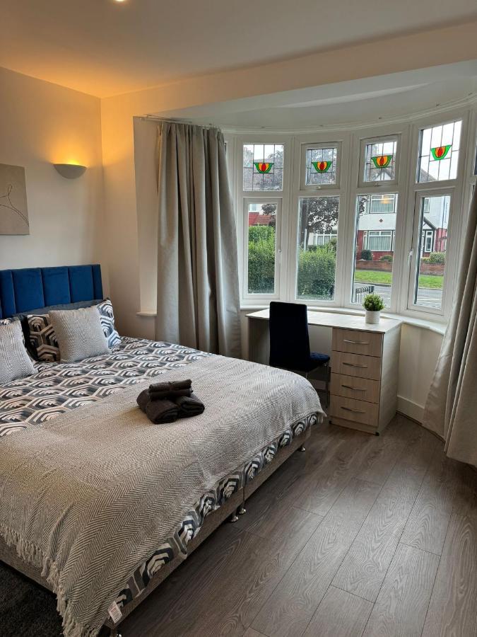 Smart Guest Rooms Fast Access To Central London Via Piccadilly Line New Southgate المظهر الخارجي الصورة
