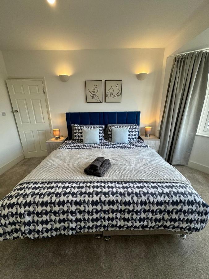 Smart Guest Rooms Fast Access To Central London Via Piccadilly Line New Southgate المظهر الخارجي الصورة