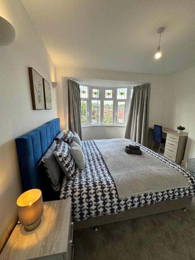 Smart Guest Rooms Fast Access To Central London Via Piccadilly Line New Southgate المظهر الخارجي الصورة