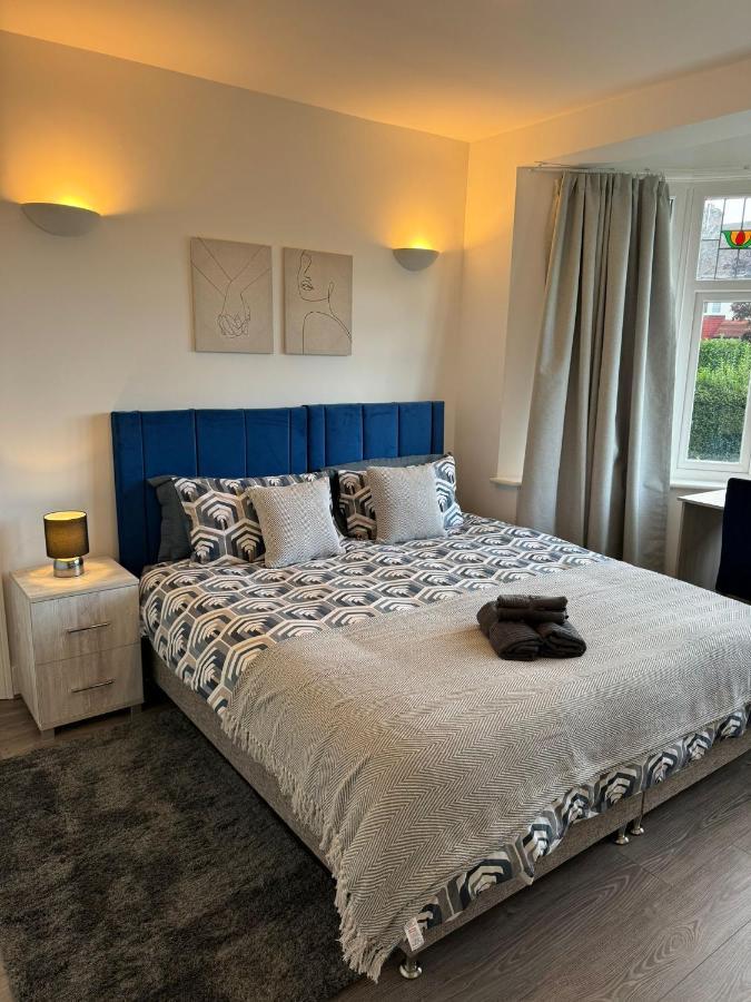 Smart Guest Rooms Fast Access To Central London Via Piccadilly Line New Southgate المظهر الخارجي الصورة